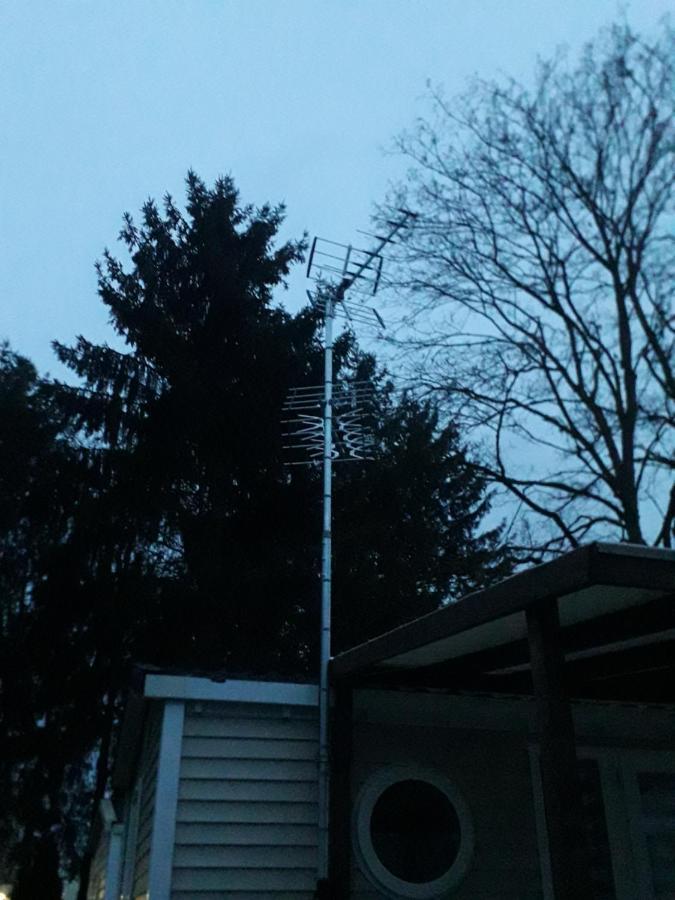 Anne Marie Vous Accueilles Dans Son Logement Familiale Pour 6 Personnes 3 Chambres Confortable Proche D Europa Park A Boofzheim Dans Camping 3 Etoiles エクステリア 写真