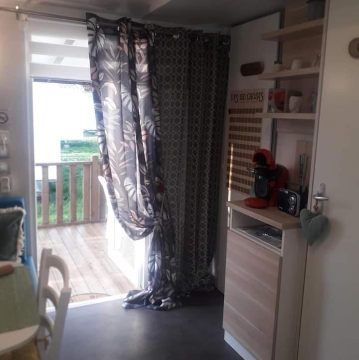 Anne Marie Vous Accueilles Dans Son Logement Familiale Pour 6 Personnes 3 Chambres Confortable Proche D Europa Park A Boofzheim Dans Camping 3 Etoiles エクステリア 写真