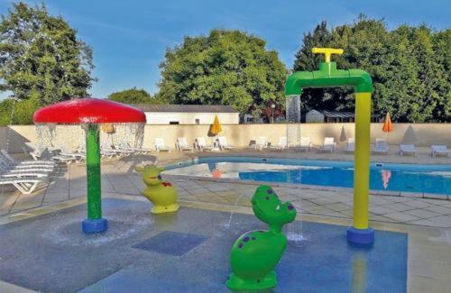 Anne Marie Vous Accueilles Dans Son Logement Familiale Pour 6 Personnes 3 Chambres Confortable Proche D Europa Park A Boofzheim Dans Camping 3 Etoiles エクステリア 写真