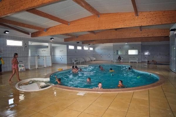 Anne Marie Vous Accueilles Dans Son Logement Familiale Pour 6 Personnes 3 Chambres Confortable Proche D Europa Park A Boofzheim Dans Camping 3 Etoiles エクステリア 写真