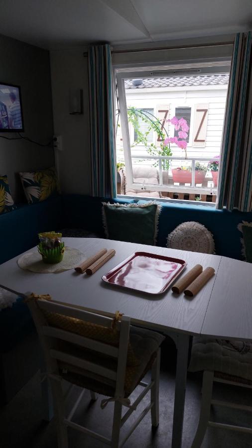 Anne Marie Vous Accueilles Dans Son Logement Familiale Pour 6 Personnes 3 Chambres Confortable Proche D Europa Park A Boofzheim Dans Camping 3 Etoiles エクステリア 写真
